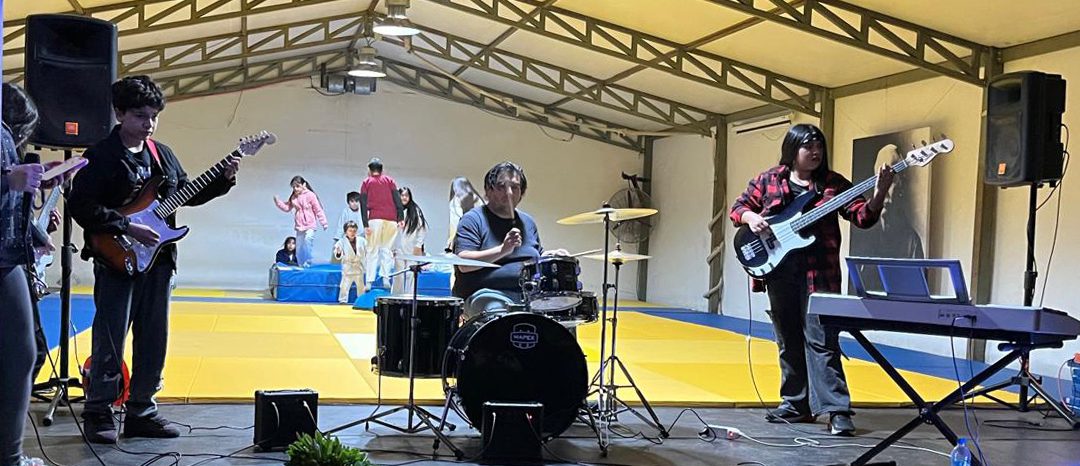 Niños en taller de música